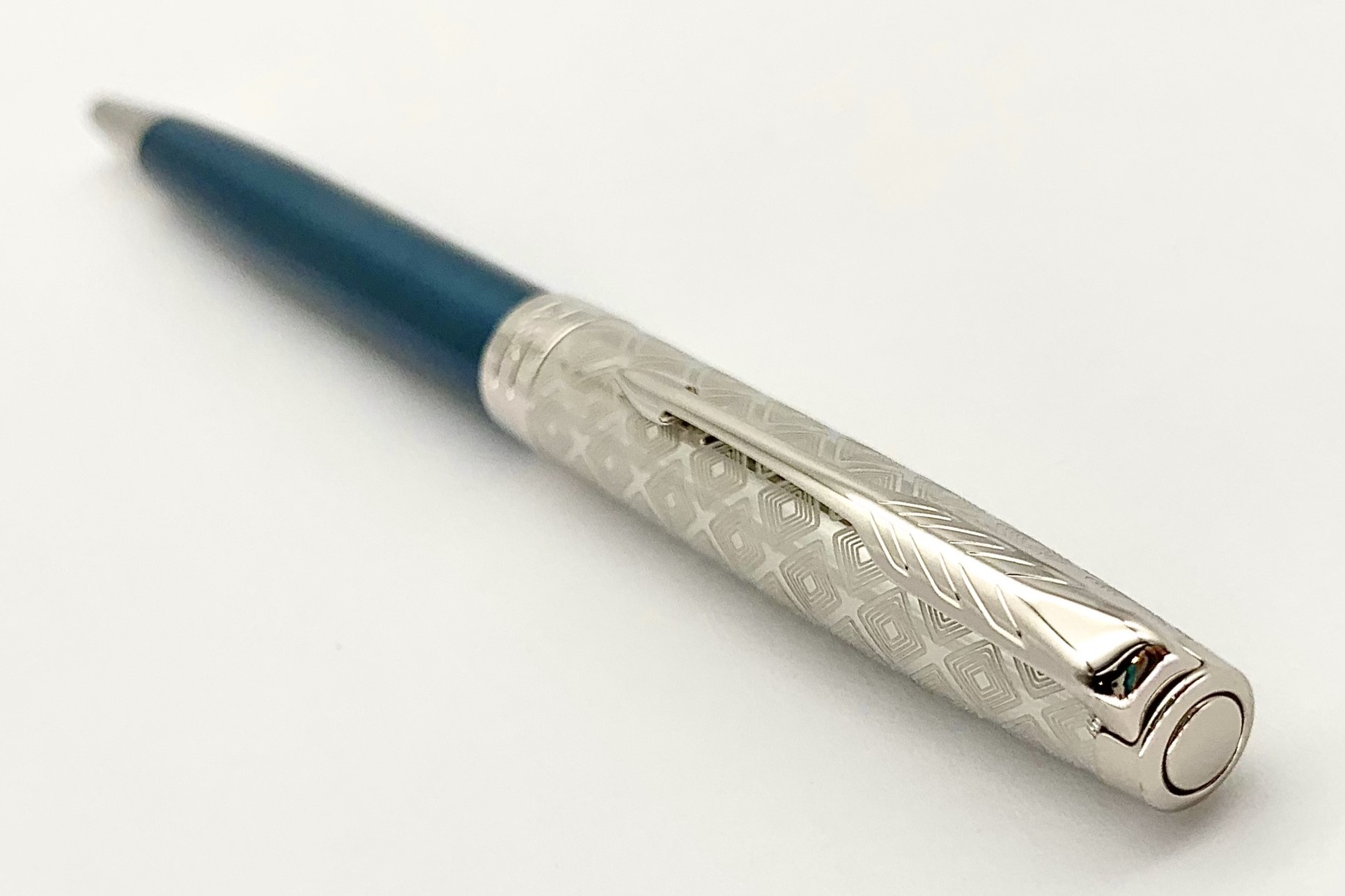 ParkerSonnetMetalAndBlueLacquerBallPen_c